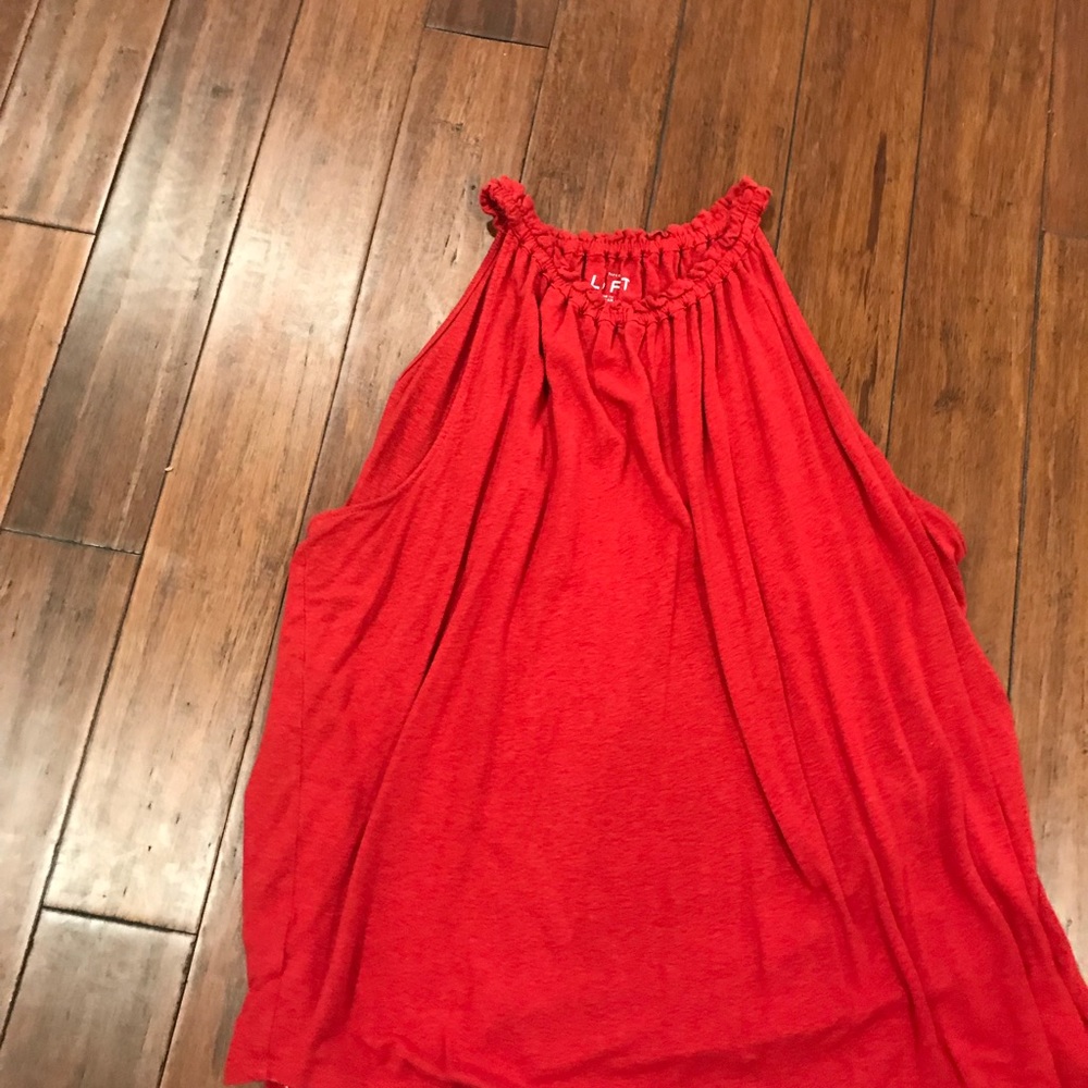 Cute red swing tank